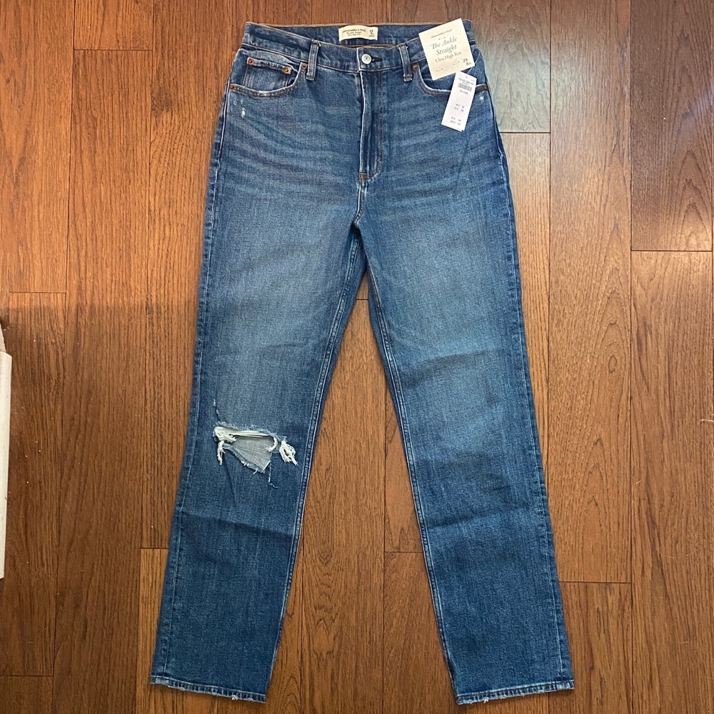Abercrombie & Fitch Women’s Ankle Straight Ultra High Rise